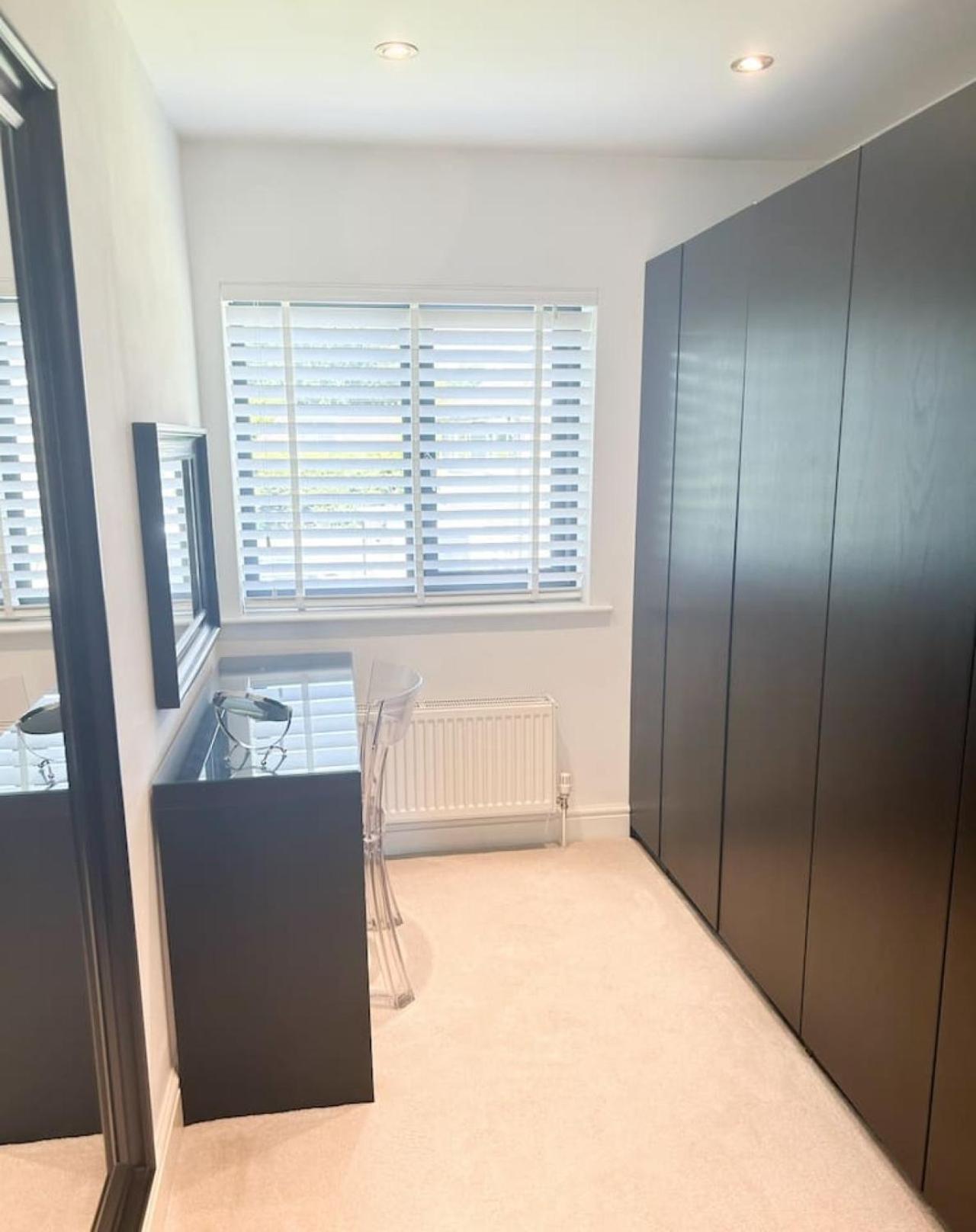 הוילה Normandy Luxe 5 Bed House In Guildford. Morden Amenities מראה חיצוני תמונה