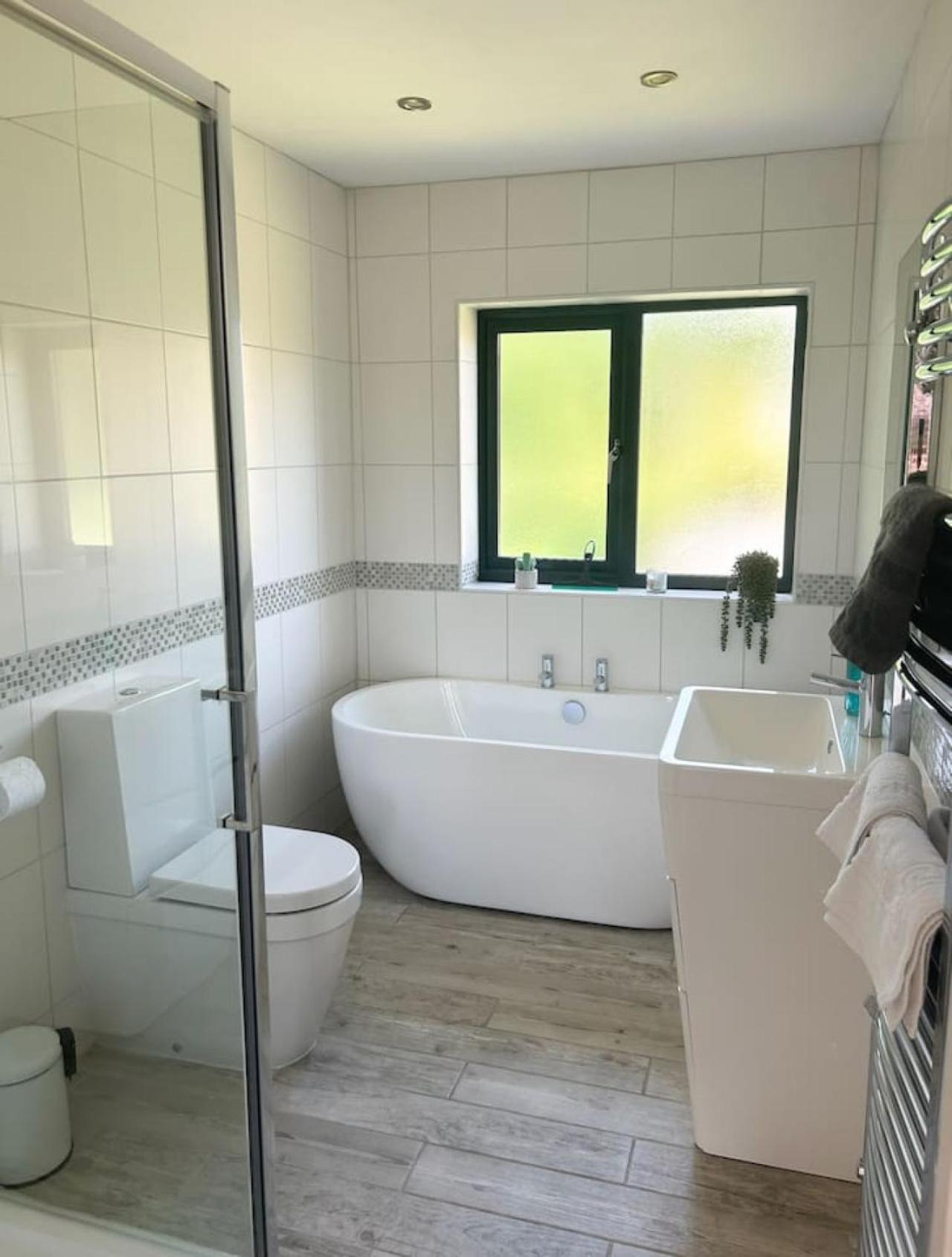 הוילה Normandy Luxe 5 Bed House In Guildford. Morden Amenities מראה חיצוני תמונה